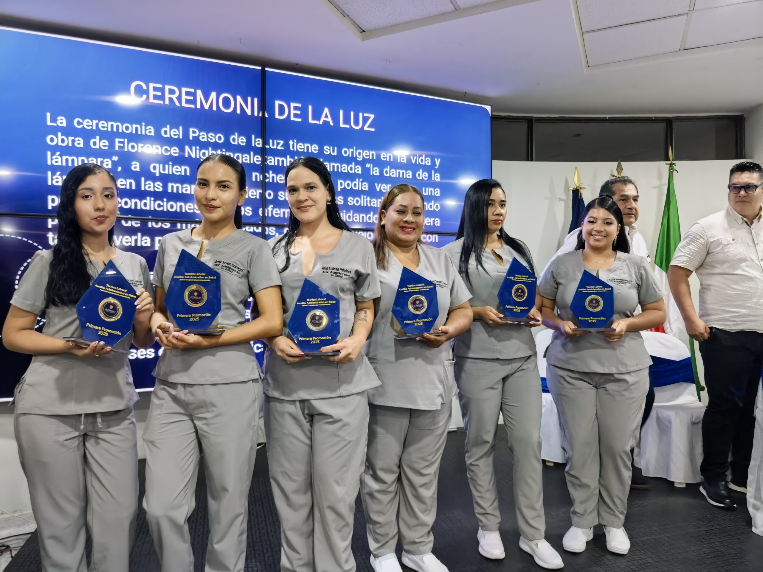 Estudiantes Técnico Auxiliar Administrativo en Salud ECSALUD
